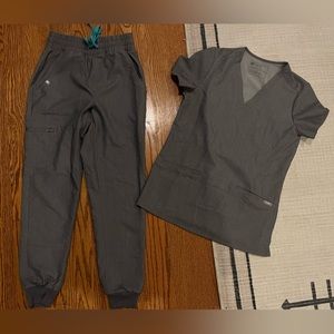 Like New Women's XXS FIGS Graphite Gray Technical Scrubs Set